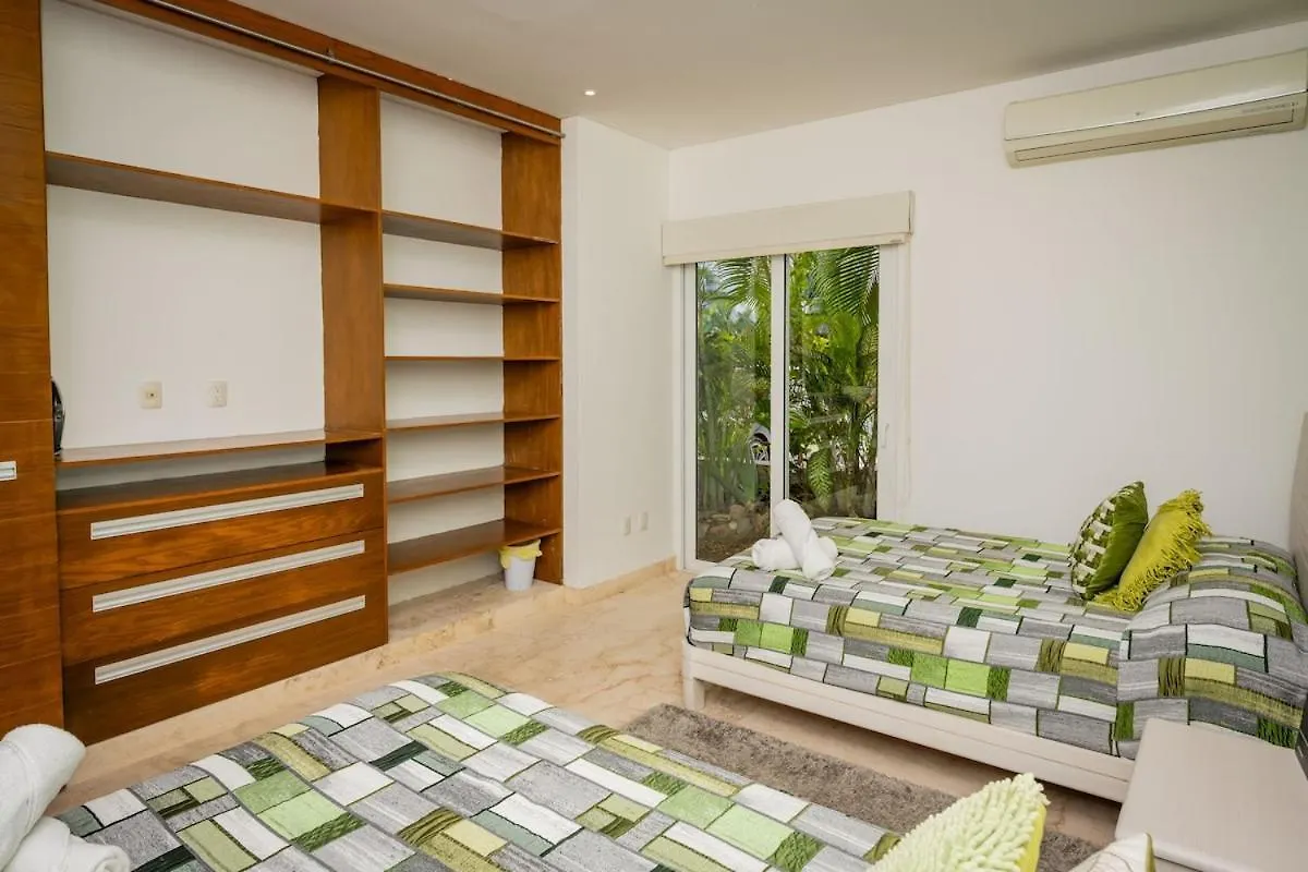 Magnificent 2 Blocks From The Beach And 5Th Ave Playa del Carmen Mexico